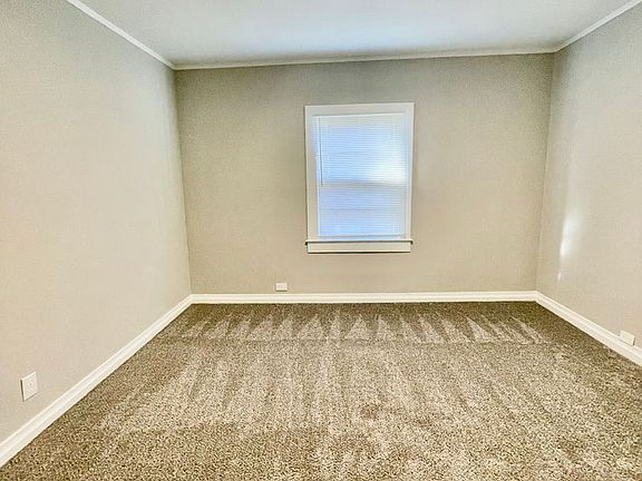 5th image of 208 Columbia Ave
