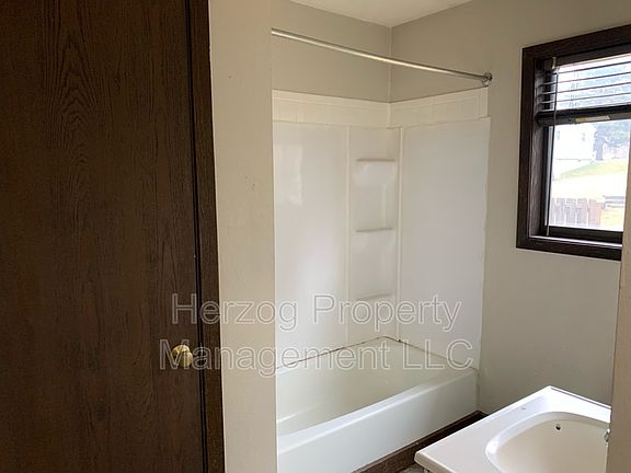 4th image of 407 W Fir Ave #16
