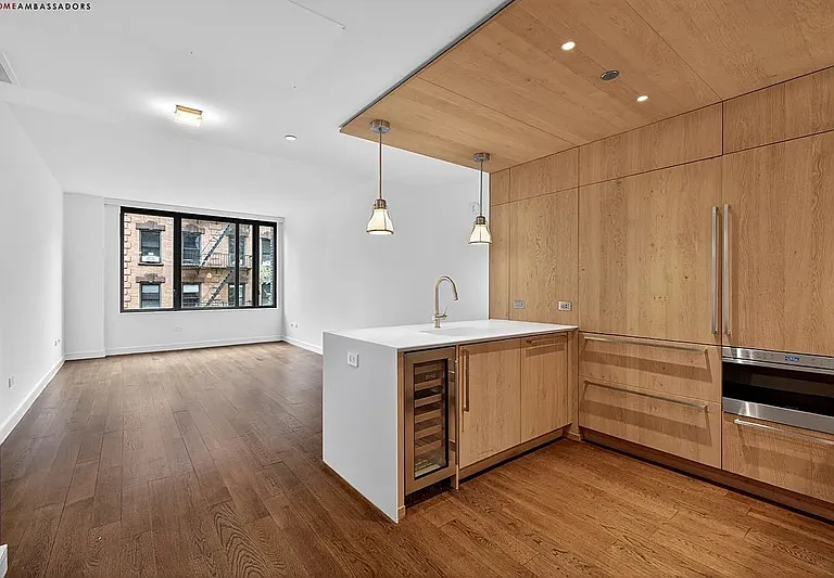 211 E 13th St #4G — Photo 3