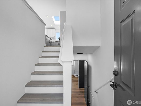 3rd image of 5617 78th Avenue NE