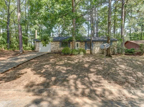 9814 Woodland Dr, Mabelvale, AR 72103