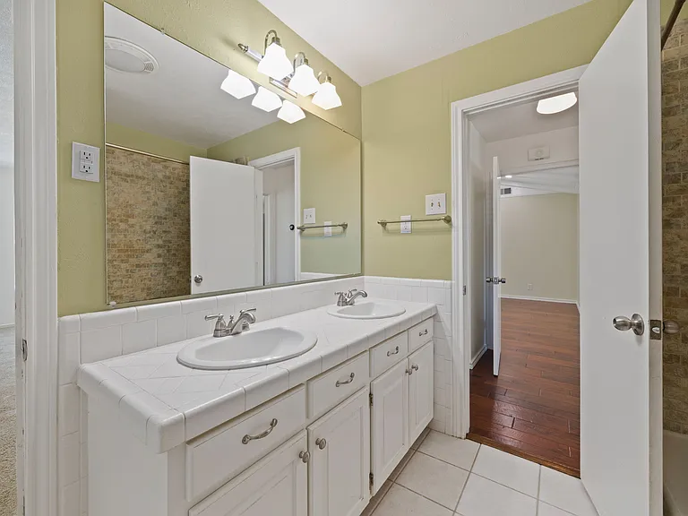 527 Twilight Trl — Photo 22