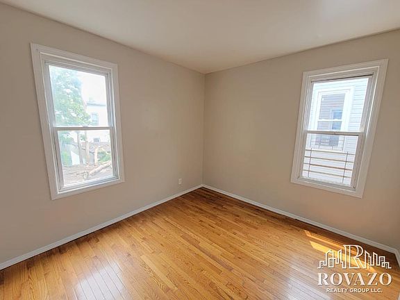 3rd image of 210 Columbia Ave APT 2R
