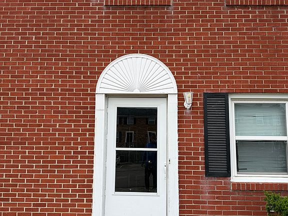 2nd image of 1662 Foxhaven Dr #12