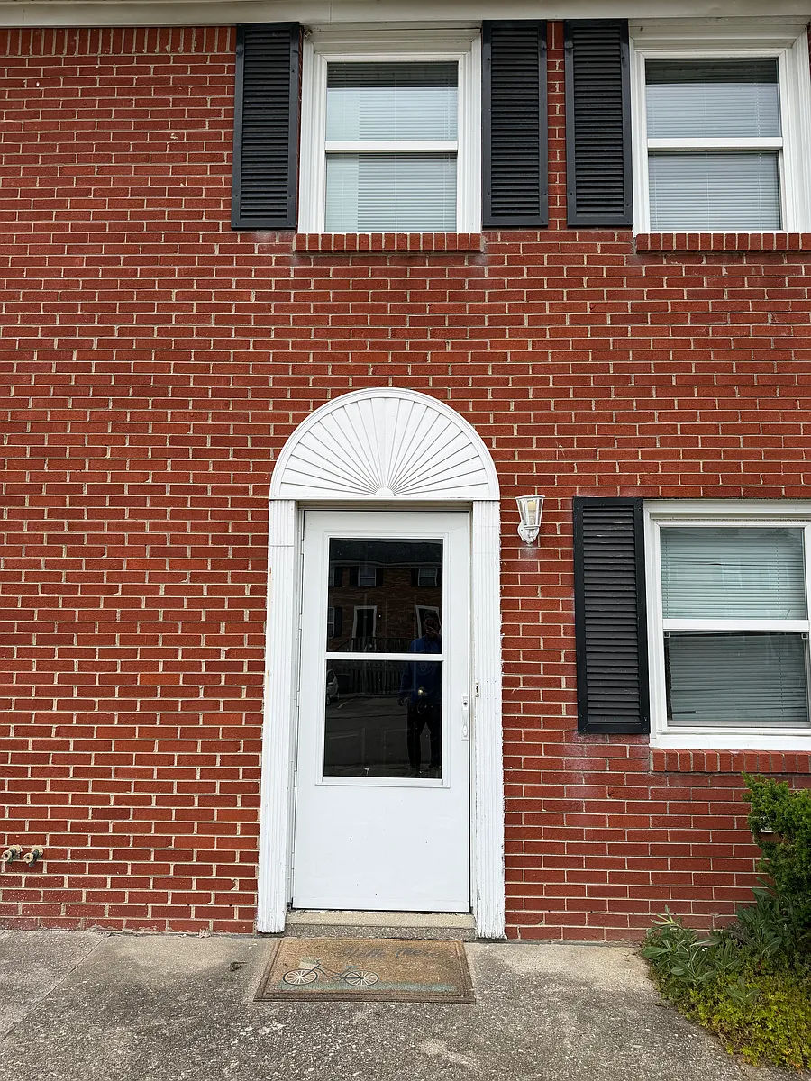 Building Photo - 1662 Foxhaven Dr #12