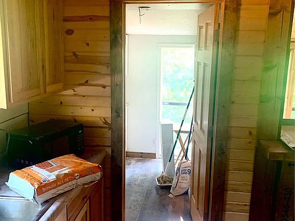 5th image of 22 Carter St #127