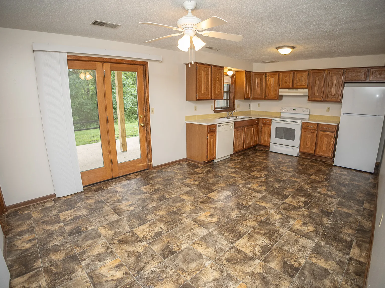 455 Hutton Lane - A — Photo 3