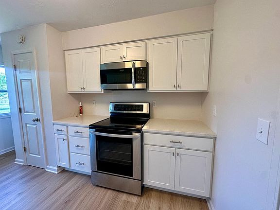 New Kitchen Cabinets and Counter-tops