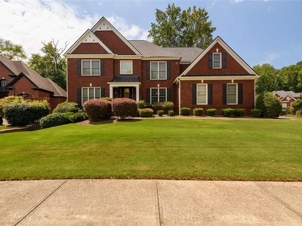 1725 Spartan Ln, Hoschton, GA 30548