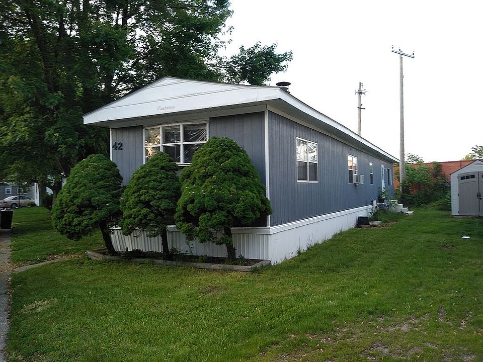 1st image of 42 College Dr