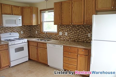 3rd image of 6417 Girard Ave S