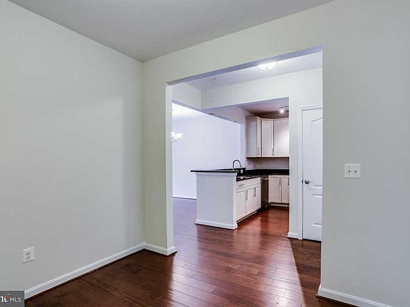 5th image of 605 Quicksilver Ct #401