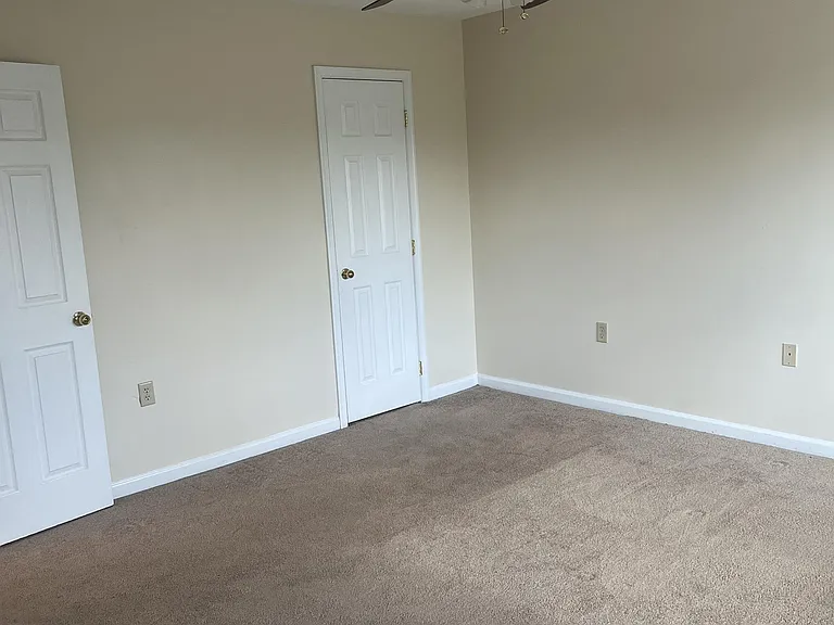 118 Myatt Ct — Photo 10