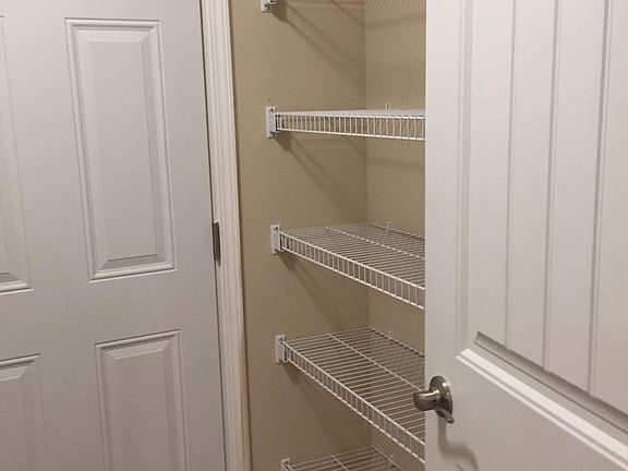 Walk-in Pantry and Washer/Drier Room