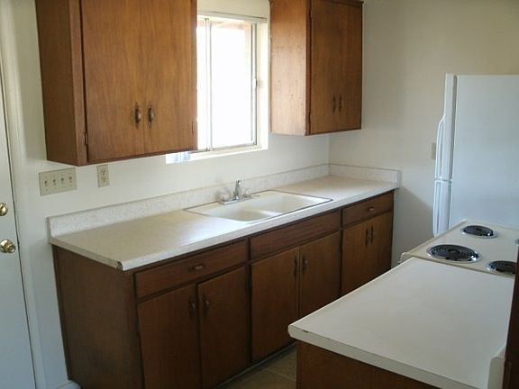 5th image of 3504 E Blacklidge Dr