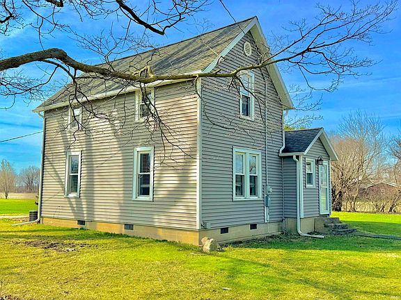 3rd image of 1461 Queen Rd