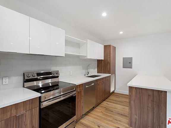 5th image of 2002 4th St APT 203