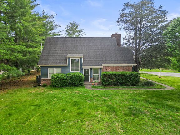 3rd image of 674 Lakeside Dr