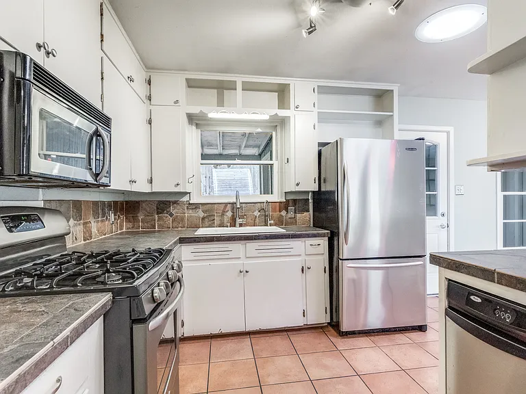 11504 Oakwood Dr — Photo 12