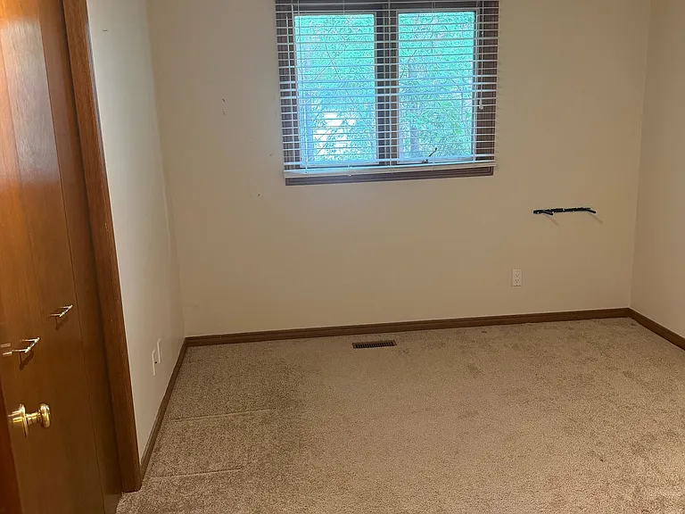 75 Golfview Cres — Photo 13