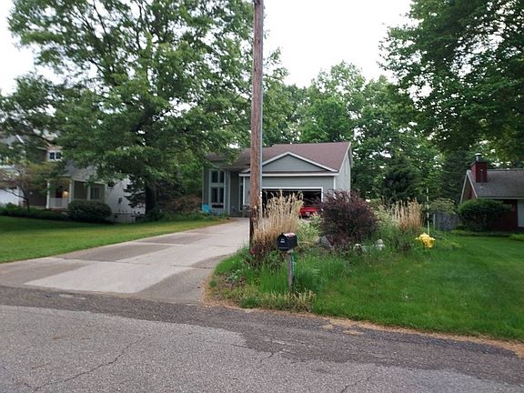 2nd image of 1929 Bower St