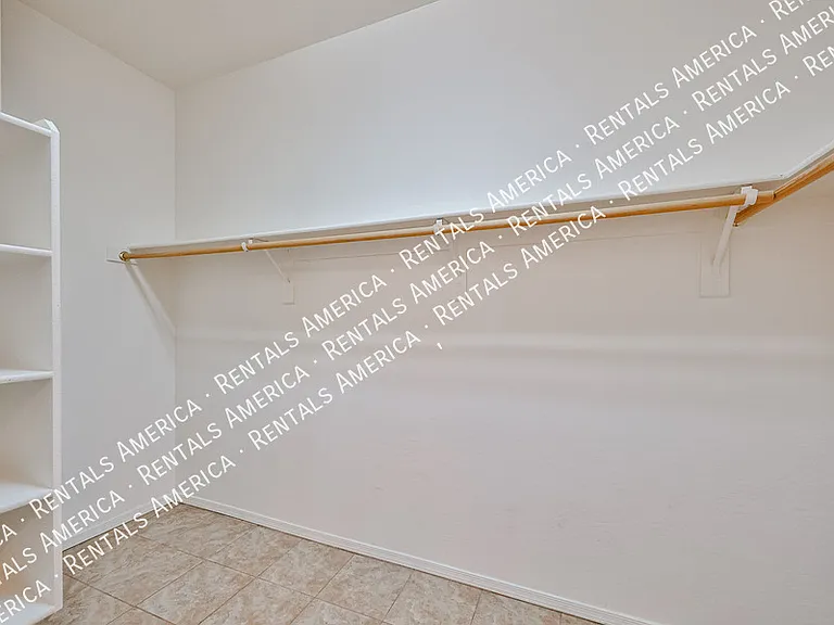 9710 S 45th Ave — Photo 25