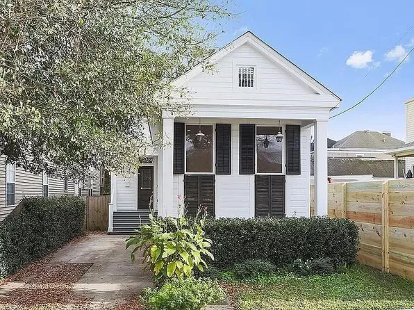 919 Hillary St, New Orleans, LA 70118