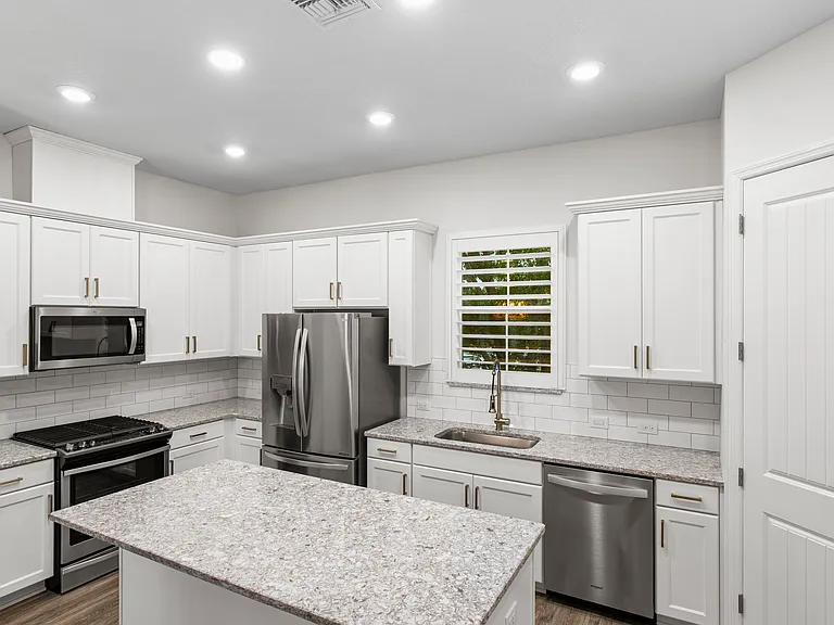 3803 W Cleveland St — Photo 23