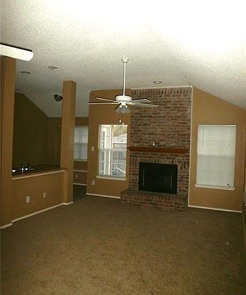 2nd image of 1321 Forbes Dr
