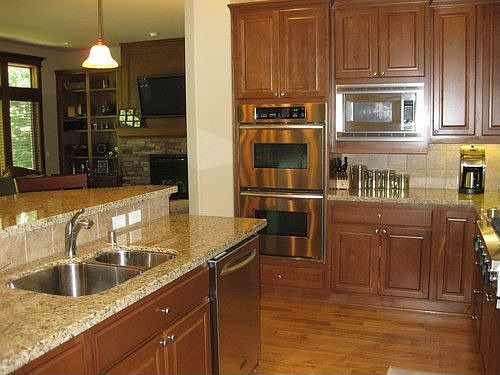 4th image of 2943 NE Dayton Ct