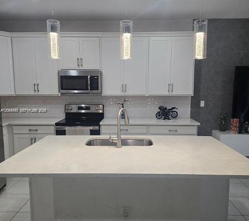 1st image of 10111 Akenside Dr #0