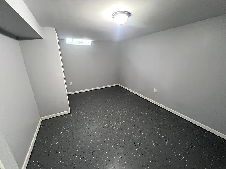 2252 Winston Dr — Photo 17