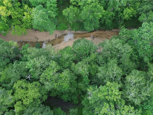 2846 County Road 18, Hallettsville, TX 77964