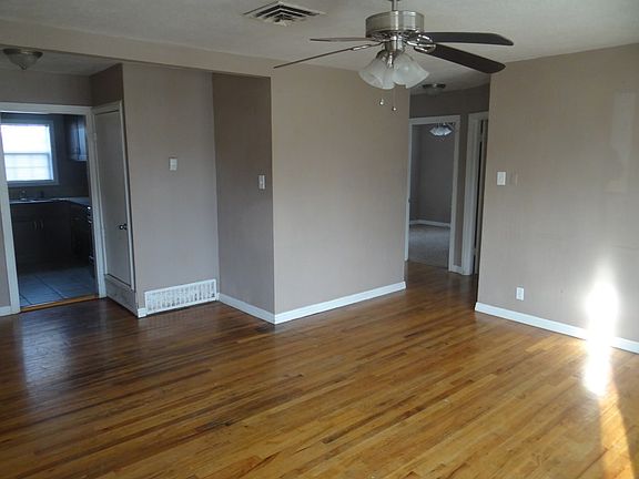 2nd image of 711 E 35th St