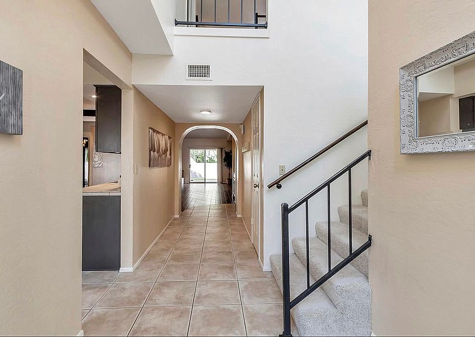 1st image of 4004 E Lupine Ave