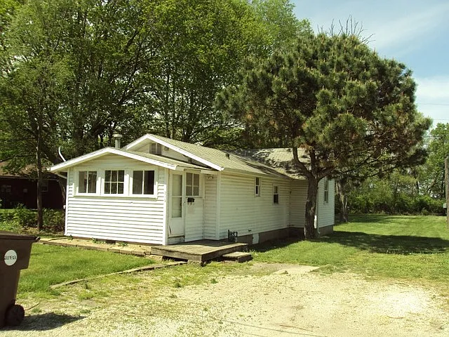 215 W Letchworth St photo 1