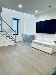 Rented by R New York