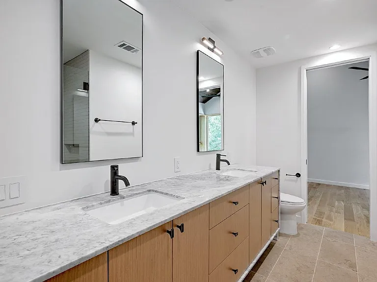 1411 Haskell St #4 — Photo 19