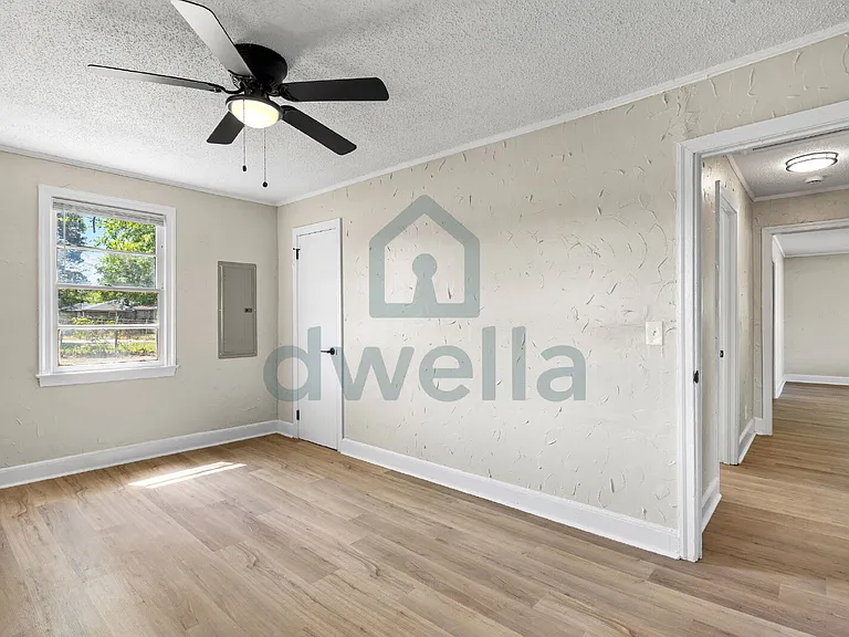 1611 Holland St — Photo 13