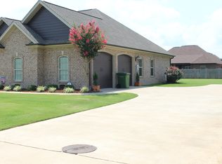 102 Battery Pointe Dr, Tuscumbia, AL 35674