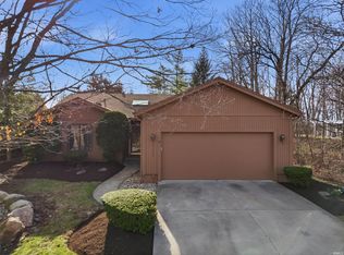 9715 Woodland Rdg E, Fort Wayne, IN 46804