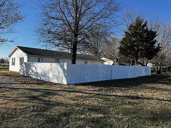 4th image of 123 Cottage Ln