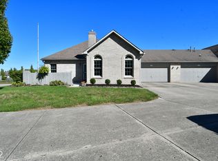 5940 Quail Run Dr, Indianapolis, IN 46237
