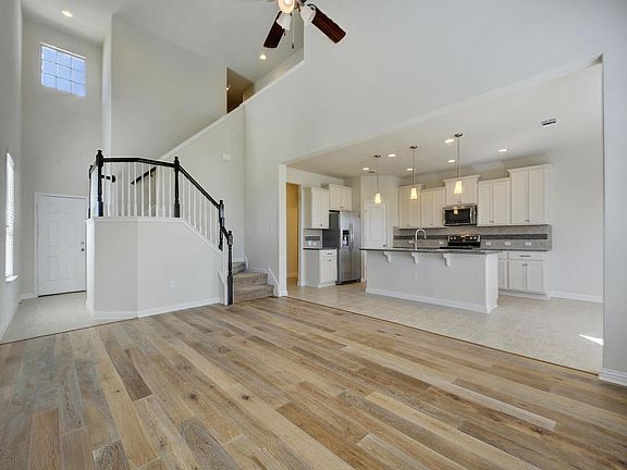 5th image of 10605 Portico Ln