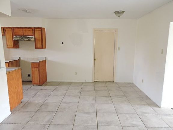 5th image of 3255 Pacesetter Dr