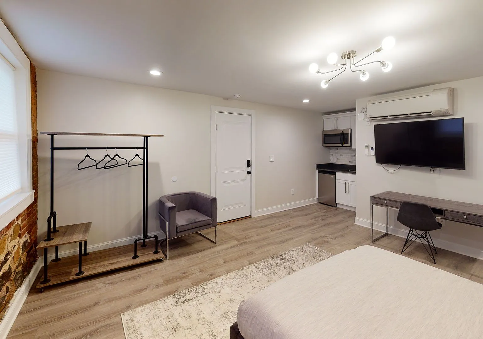 411 Orange Studio Suite — Photo 4