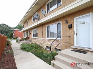 4638 Dobson St #A, Skokie, IL 60076