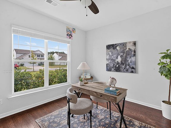 5th image of 215 Shadybrook Dr