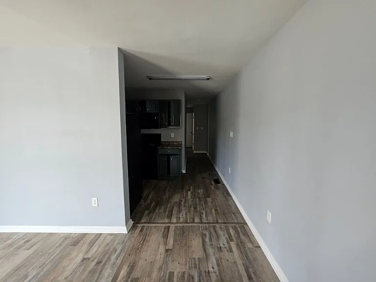 308 N Oak St — Photo 6
