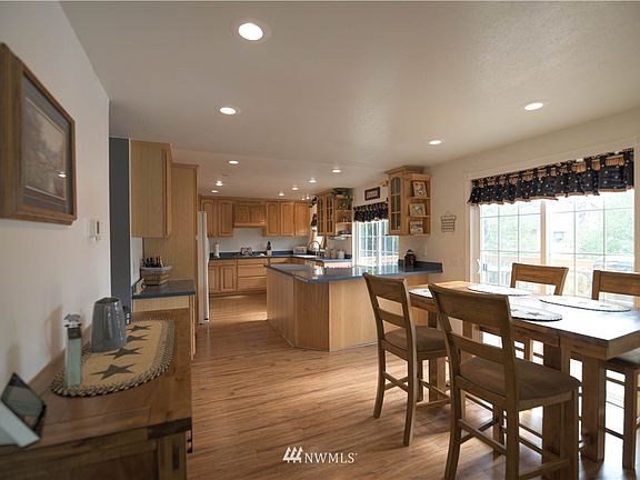 4th image of 11817 SE 261st Pl